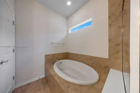 932 Banyan Drive Hollywood FL 33021