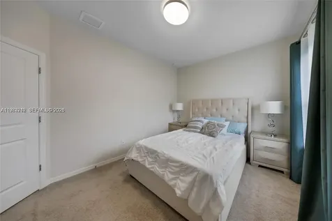 932 Banyan Drive Hollywood FL 33021