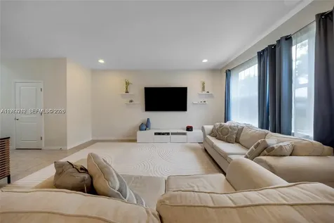 932 Banyan Drive Hollywood FL 33021
