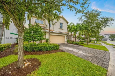932 Banyan Drive Hollywood FL 33021