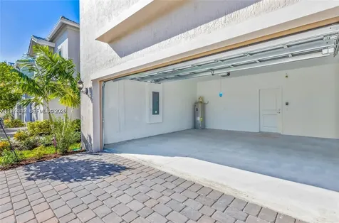 932 Banyan Drive Hollywood FL 33021