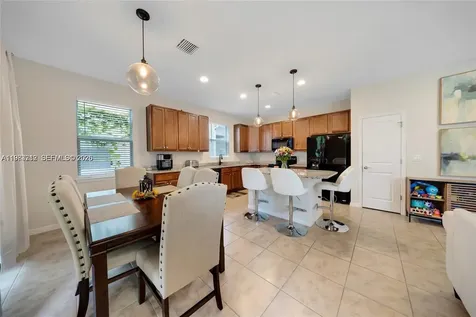 932 Banyan Drive Hollywood FL 33021