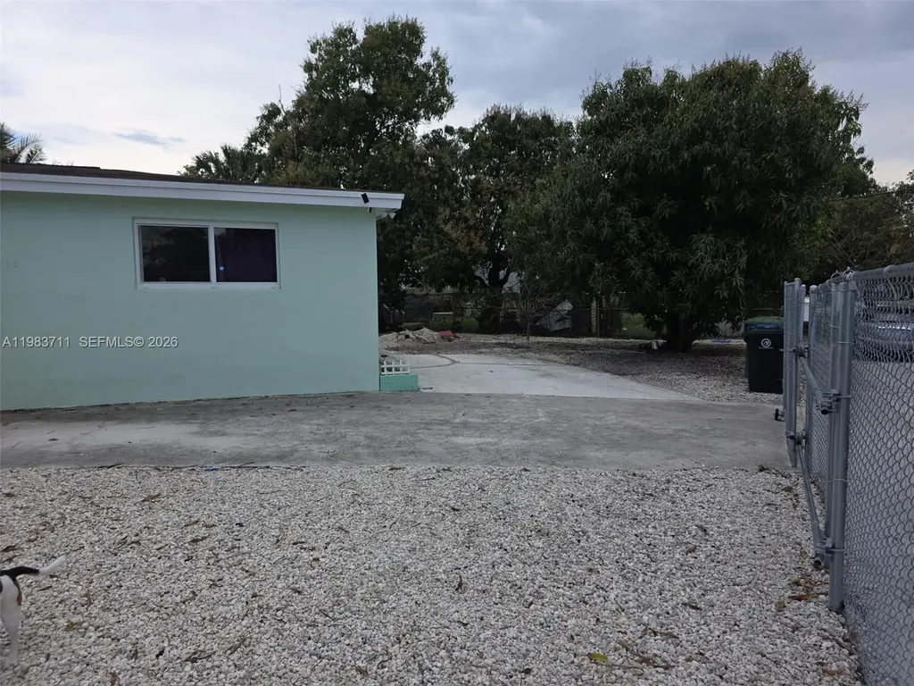 700 SW 28th Terrace Fort Lauderdale FL 33312