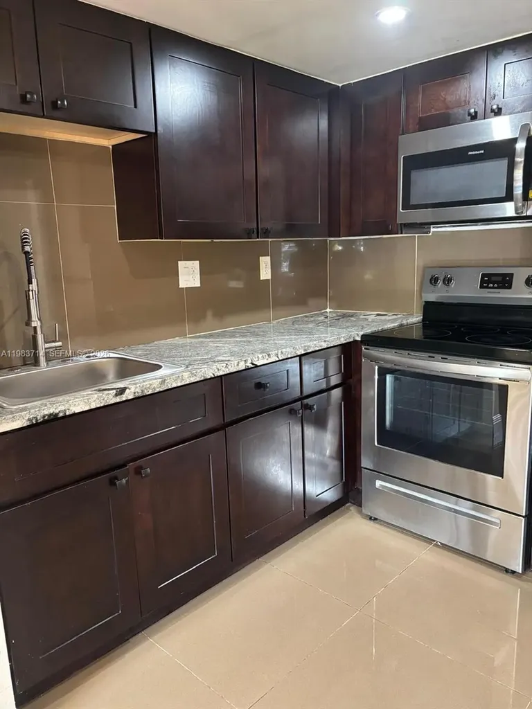 6620 W 2nd Court Hialeah FL 33012