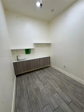 110 Washington Avenue Miami Beach FL 33139