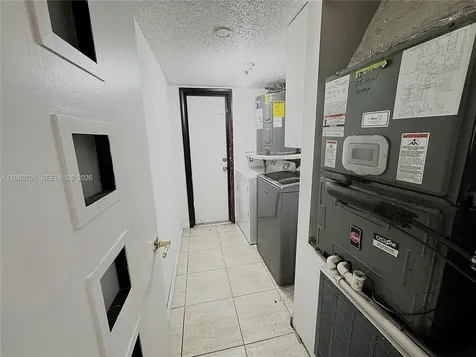3911 Farragut Street Hollywood FL 33021