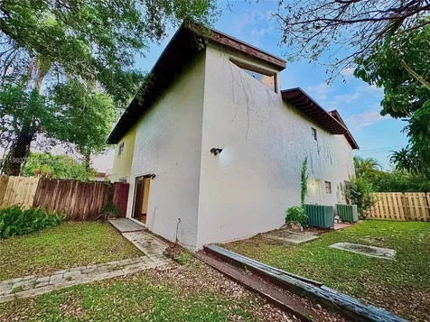 3911 Farragut Street Hollywood FL 33021