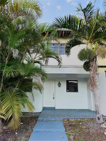 3911 Farragut Street Hollywood FL 33021