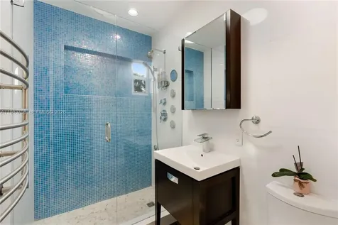 310 Greenwood Drive Key Biscayne FL 33149