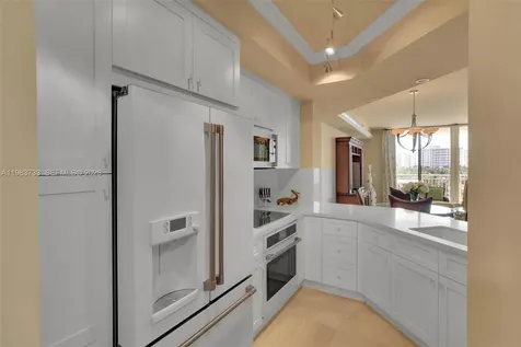 9751 E Bay Harbor Drive Bay Harbor Islands FL 33154