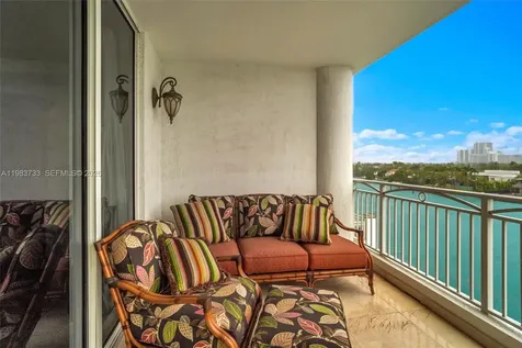 9751 E Bay Harbor Drive Bay Harbor Islands FL 33154