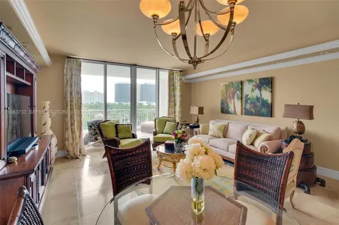 9751 E Bay Harbor Drive Bay Harbor Islands FL 33154