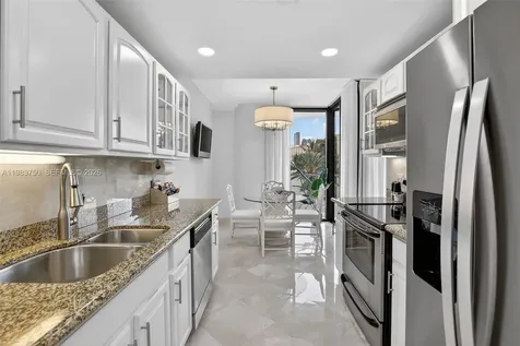 2800 Island Boulevard Aventura FL 33160