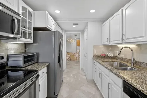 2800 Island Boulevard Aventura FL 33160