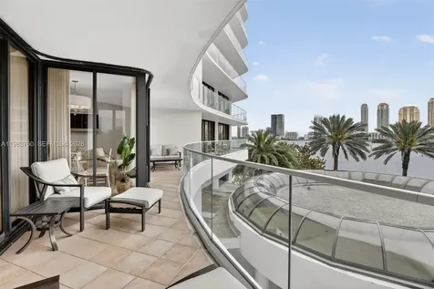 2800 Island Boulevard Aventura FL 33160