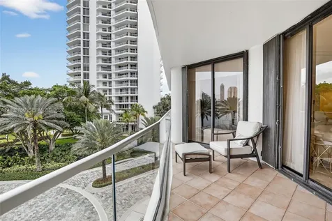 2800 Island Boulevard Aventura FL 33160