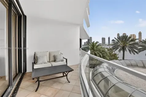 2800 Island Boulevard Aventura FL 33160