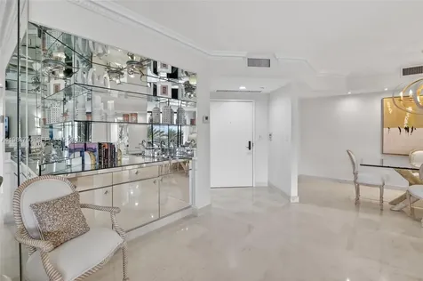 2800 Island Boulevard Aventura FL 33160
