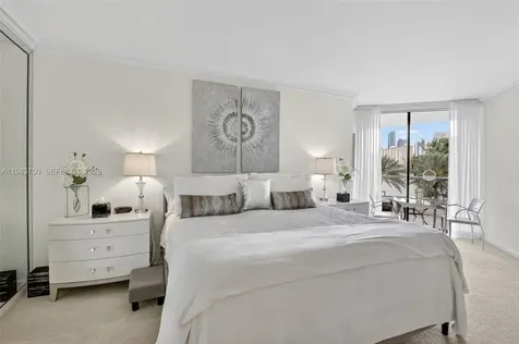 2800 Island Boulevard Aventura FL 33160
