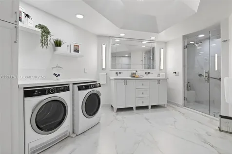 2800 Island Boulevard Aventura FL 33160