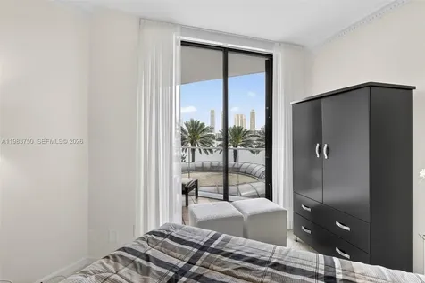 2800 Island Boulevard Aventura FL 33160