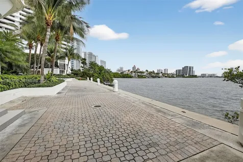 2800 Island Boulevard Aventura FL 33160