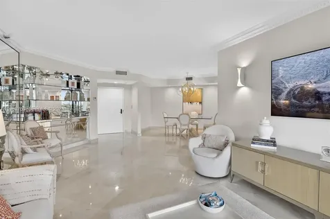 2800 Island Boulevard Aventura FL 33160