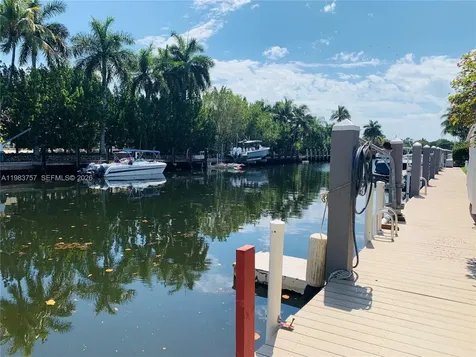 6815 Edgewater Drive Coral Gables FL 33133