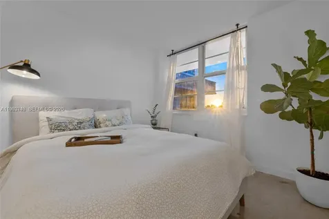 1020 Meridian Avenue Miami Beach FL 33139