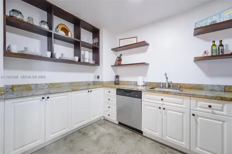 1020 Meridian Avenue Miami Beach FL 33139