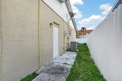 9000 SW 202nd Terrace Cutler Bay FL 33189