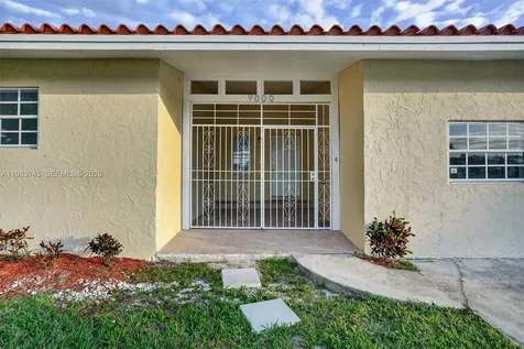 9000 SW 202nd Terrace Cutler Bay FL 33189