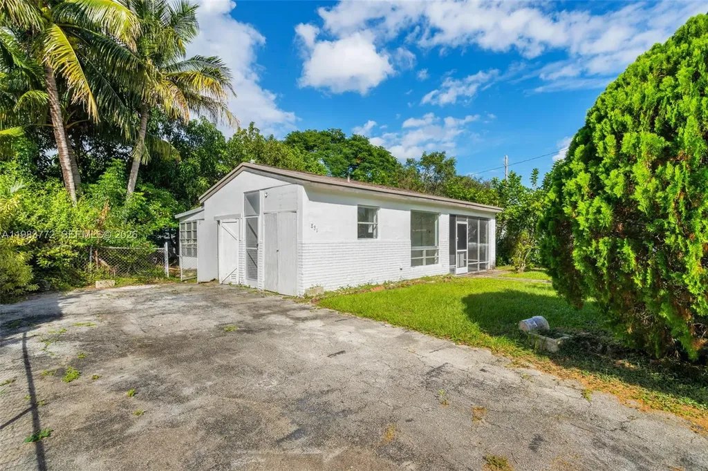 6831 Greene Street Hollywood FL 33024
