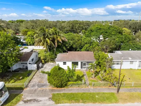 6831 Greene Street Hollywood FL 33024