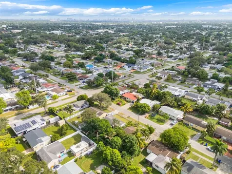 6831 Greene Street Hollywood FL 33024