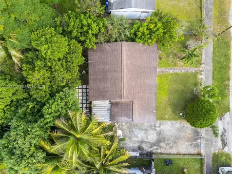 6831 Greene Street Hollywood FL 33024