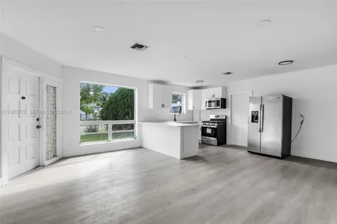6831 Greene Street Hollywood FL 33024