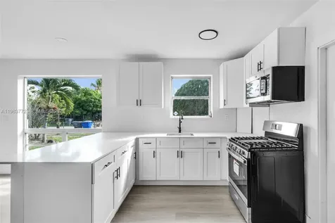 6831 Greene Street Hollywood FL 33024
