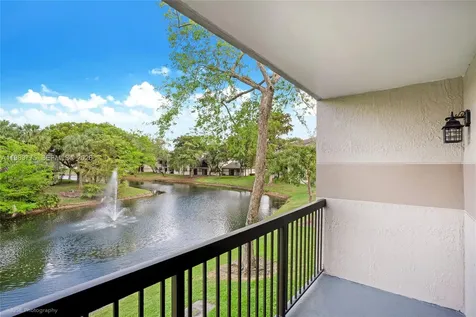 9992 Nob Hill Place Sunrise FL 33351