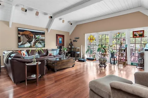 2132 NE 171st Street North Miami Beach FL 33162