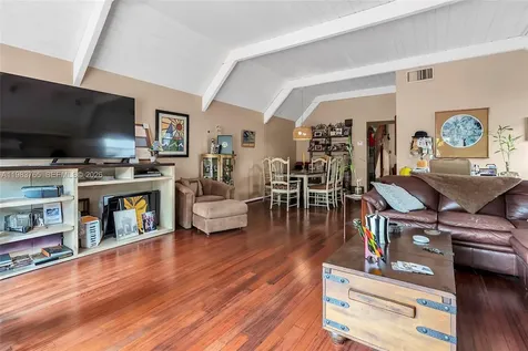 2132 NE 171st Street North Miami Beach FL 33162