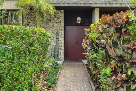 2132 NE 171st Street North Miami Beach FL 33162
