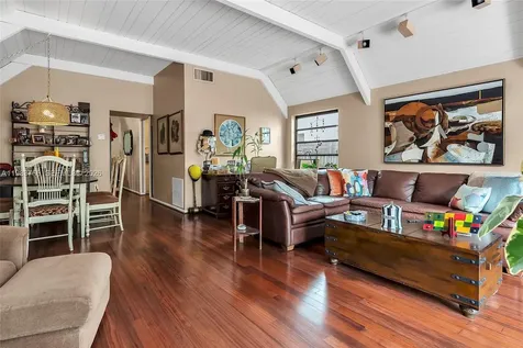 2132 NE 171st Street North Miami Beach FL 33162