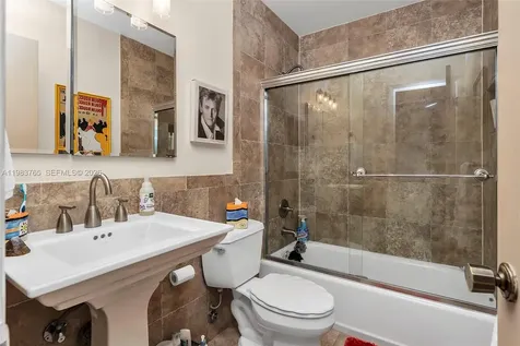 2132 NE 171st Street North Miami Beach FL 33162