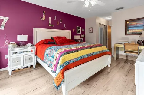 2132 NE 171st Street North Miami Beach FL 33162