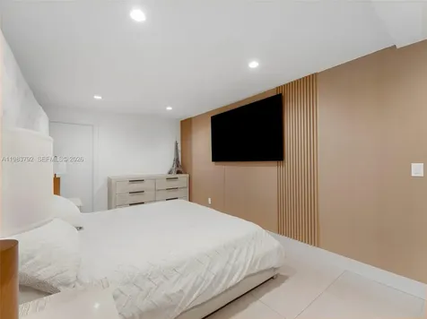 550 NW 58th Avenue Miami FL 33126