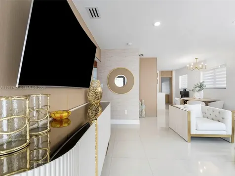 550 NW 58th Avenue Miami FL 33126