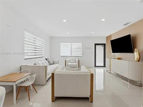 550 NW 58th Avenue Miami FL 33126