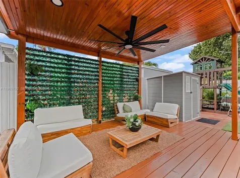 550 NW 58th Avenue Miami FL 33126