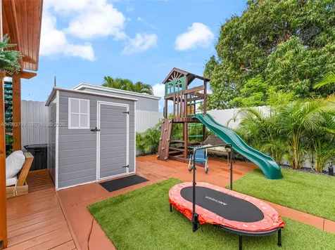 550 NW 58th Avenue Miami FL 33126